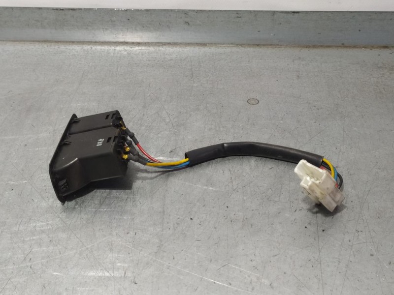Recambio de interruptor para kia optima concept referencia OEM IAM   INTERRUPTOR ABRIR TAPA COMBUSTIBLE Y TAPA MALETERO
