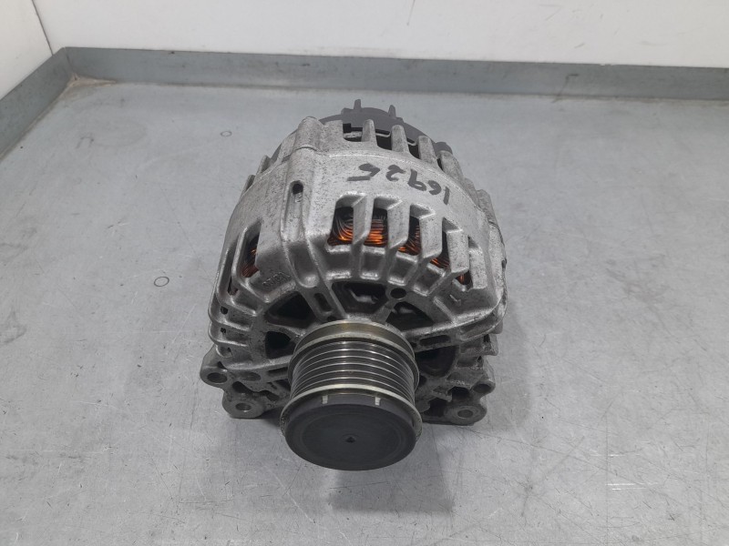 Recambio de alternador para seat toledo iv (kg3) 1.6 tdi referencia OEM IAM 03L903023F 2607703A VALEO