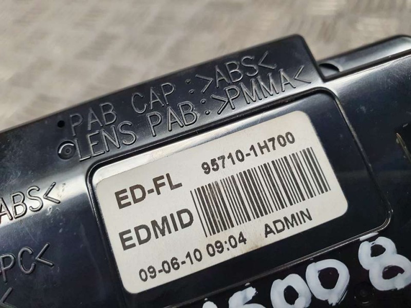 Recambio de pantalla multifuncion para kia cee´d drive referencia OEM IAM 957101H700  