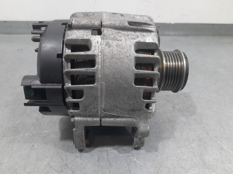 Recambio de alternador para seat toledo iv (kg3) 1.6 tdi referencia OEM IAM 03L903023F 2607703A VALEO