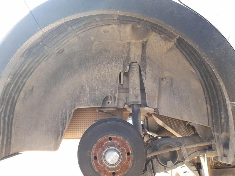 Recambio de plastico pase rueda tras. dch. para citroën c3 iii (sx) 1.2 vti 82 referencia OEM IAM 9811931680  