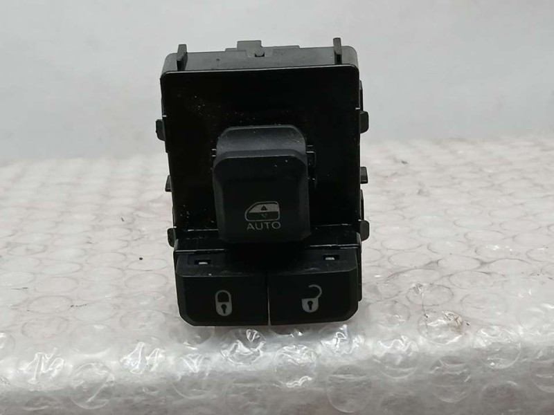 Recambio de interruptor para jeep compass ii busines 4x2 referencia OEM IAM 6XP87TRMAB  INTERRUPTOR BLOQUEO PUERTA Y ELEVALUNAS