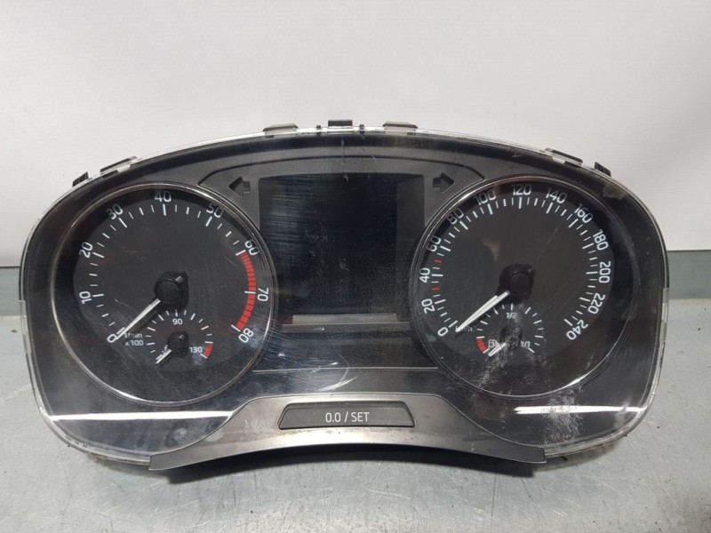 Recambio de cuadro instrumentos para skoda rapid ambition referencia OEM IAM 5JA920740A A2C38373000 CRISTAL RAYADO
