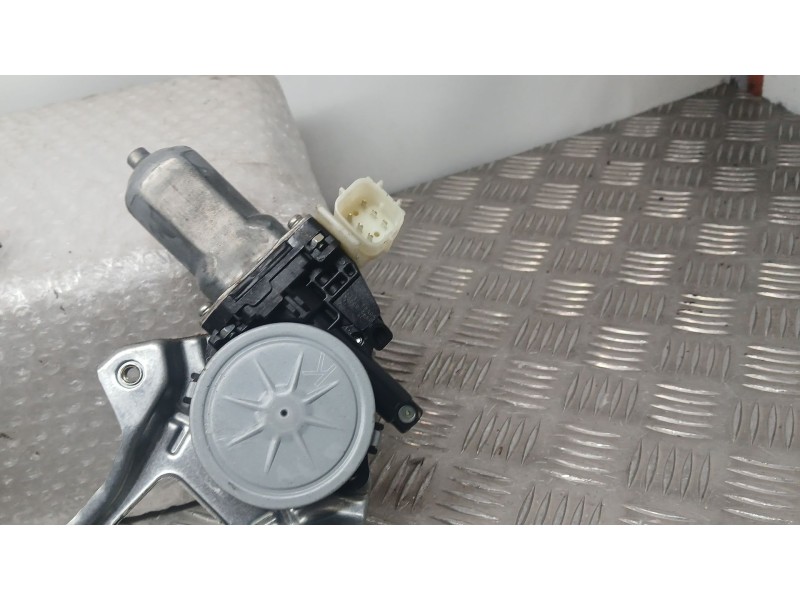 Recambio de elevalunas trasero izquierdo para nissan x-trail iii (t32_, t32r, t32rr) 1.6 dci (t32) referencia OEM IAM 827311BA0A