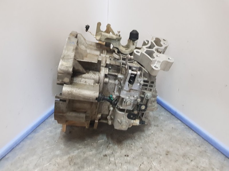 Recambio de caja cambios para jeep compass ii limited 4x2 referencia OEM IAM P68253041AA 00520029600 6VELOCIDADES