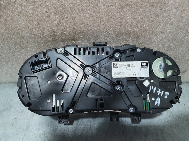 Recambio de cuadro instrumentos para skoda fabia active referencia OEM IAM 6V0920740E A3C07698100 