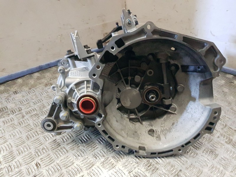 Recambio de caja cambios para chevrolet cruze hatchback (j305) 2.0 cdi referencia OEM IAM 55582863 6VELOCIDADES 