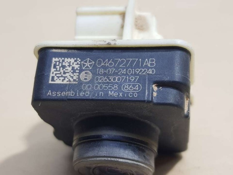 Recambio de camara vision trasera para jeep compass ii limited 4x2 referencia OEM IAM 04672771AB 0263007197 BOSCH
