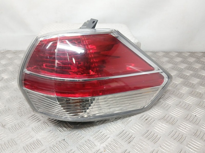 Recambio de piloto trasero derecho exterior para nissan x-trail iii (t32_, t32r, t32rr) 1.6 dci (t32) referencia OEM IAM 265506F