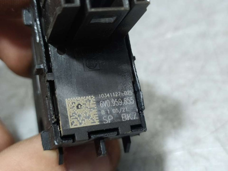 Recambio de mando elevalunas delantero derecho para skoda fabia active referencia OEM IAM 6V0959855 1034112702S 