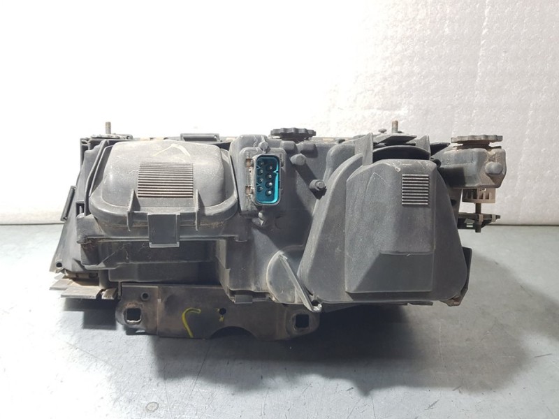 Recambio de faro derecho para bmw serie 7 (e38) 730i referencia OEM IAM 1305235951  BOSCH