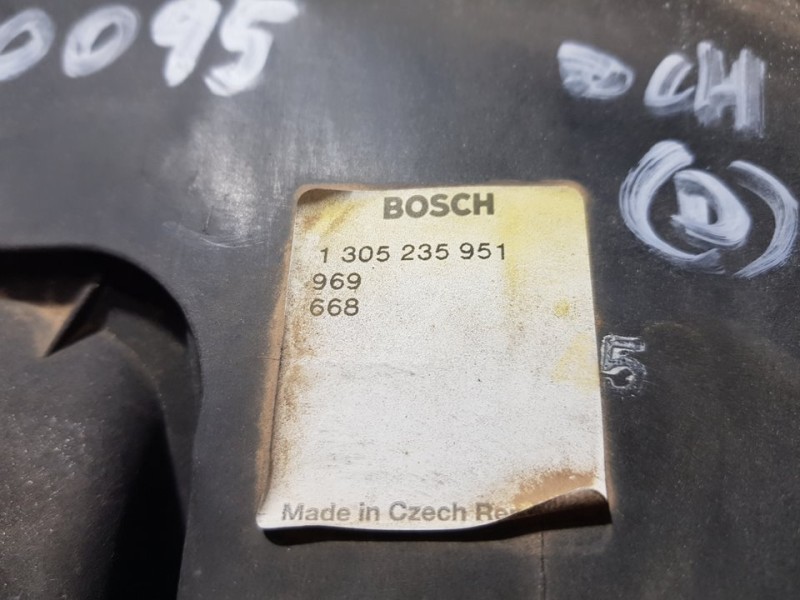 Recambio de faro derecho para bmw serie 7 (e38) 730i referencia OEM IAM 1305235951  BOSCH