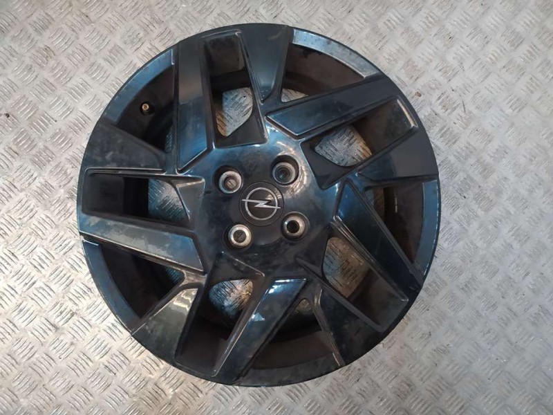Recambio de llanta para opel mokka gs line referencia OEM IAM 6.5X17 4 TORN ET32 ALUMINIO 