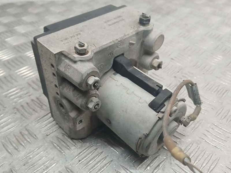 Recambio de abs para bmw serie 7 (e38) 730i referencia OEM IAM 1163025 0265213010 BOSCH