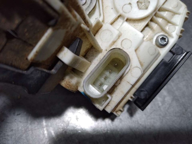 Recambio de cerradura puerta trasera derecha para jeep compass ii limited 4x2 referencia OEM IAM 68466852AA  4 PINES