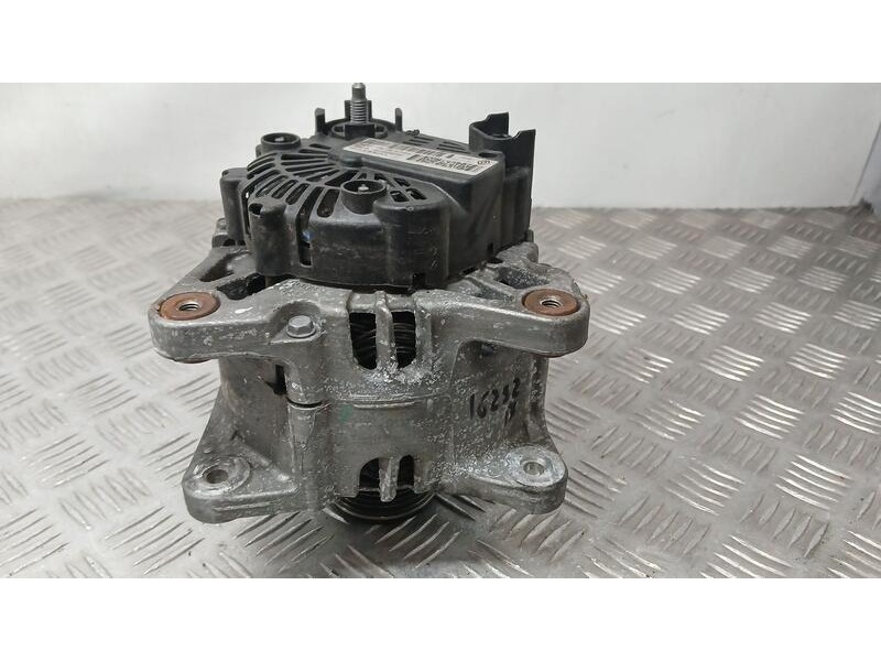 Recambio de alternador para renault clio iv business referencia OEM IAM 231007865R VALEO TG12C124