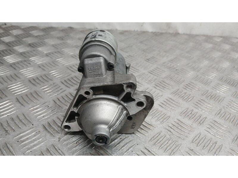 Recambio de motor arranque para renault clio iv business referencia OEM IAM 233003329R VALEO TS12E9