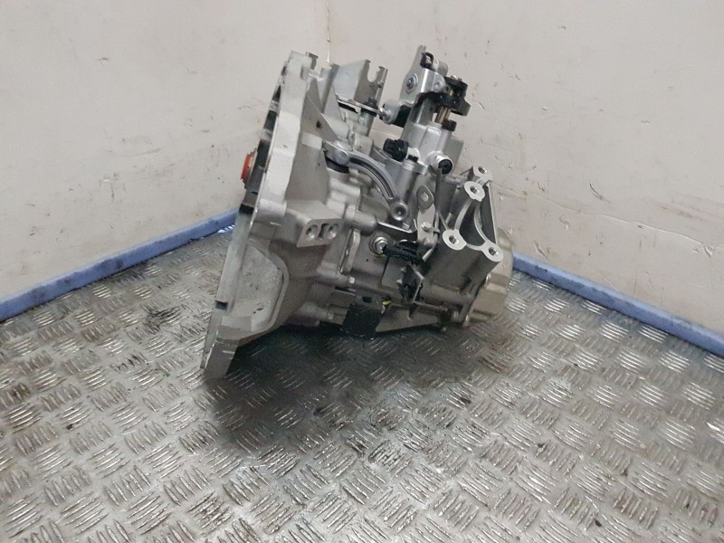 Recambio de caja cambios para chevrolet cruze hatchback (j305) 2.0 cdi referencia OEM IAM 55582863 6VELOCIDADES 