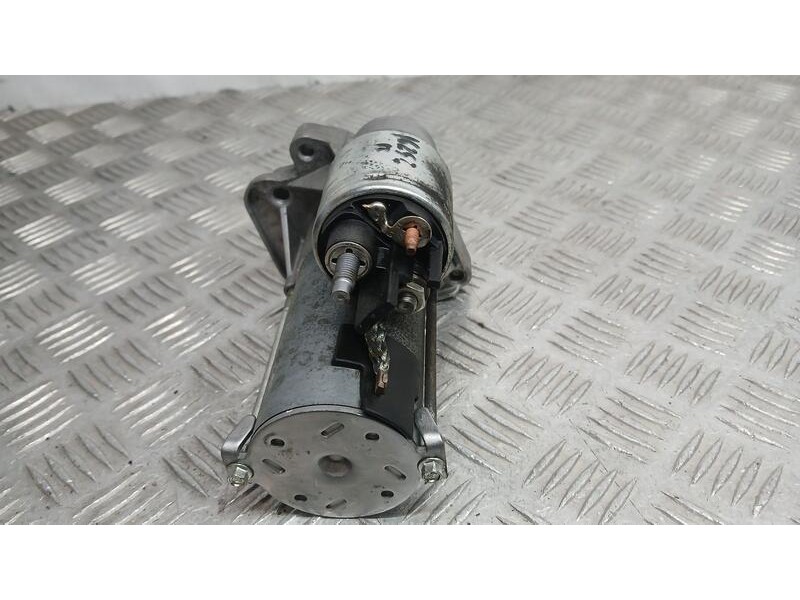 Recambio de motor arranque para renault clio iv business referencia OEM IAM 233003329R VALEO TS12E9