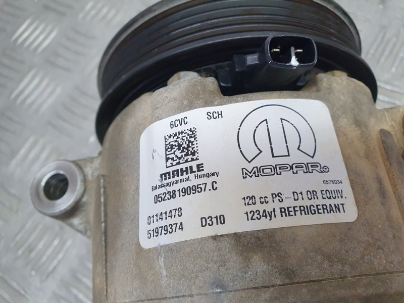 Recambio de compresor aire acondicionado para jeep compass ii limited 4x2 referencia OEM IAM 51979374 01141478 