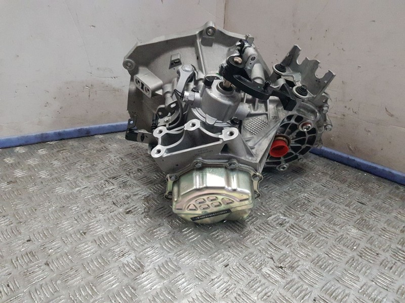 Recambio de caja cambios para chevrolet cruze hatchback (j305) 2.0 cdi referencia OEM IAM 55582863 6VELOCIDADES 