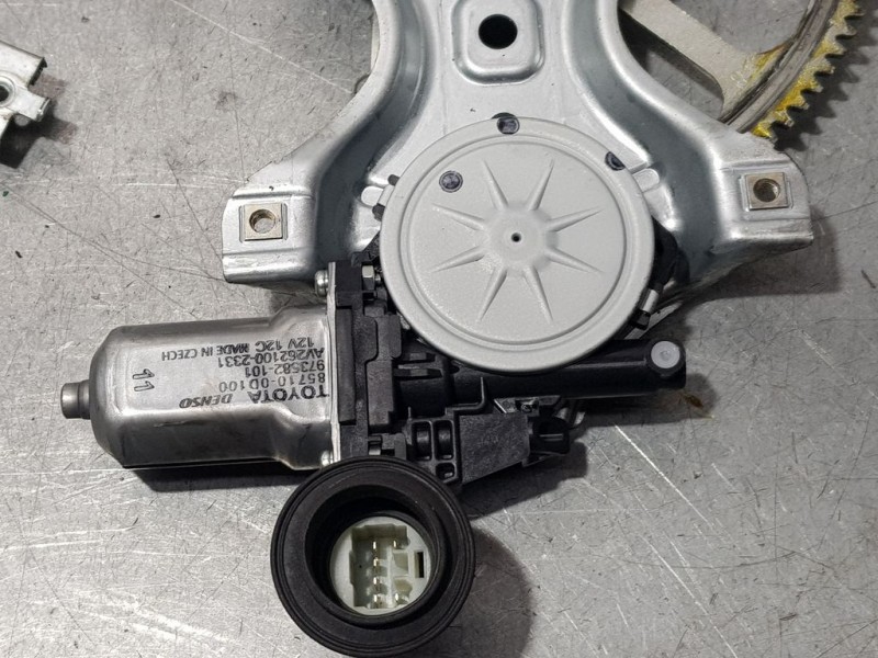Recambio de elevalunas delantero derecho para toyota yaris active referencia OEM IAM 857100D100 973582101 DENSO ELECTRICO 6 PINS