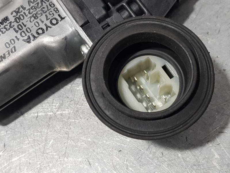 Recambio de elevalunas delantero derecho para toyota yaris active referencia OEM IAM 857100D100 973582101 DENSO ELECTRICO 6 PINS