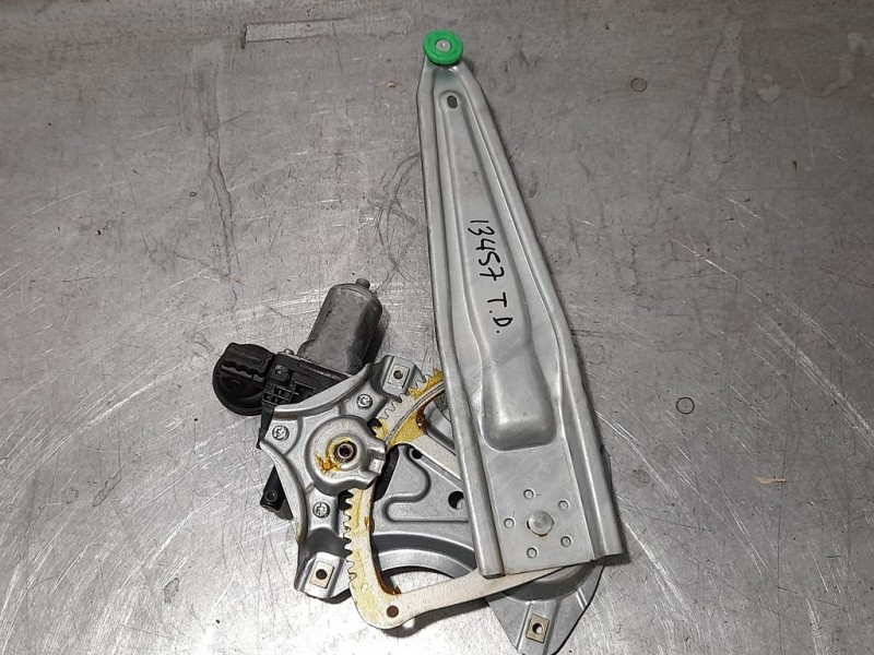 Recambio de elevalunas trasero derecho para toyota yaris active referencia OEM IAM 85720OD120 6 PINS ELECTRICO