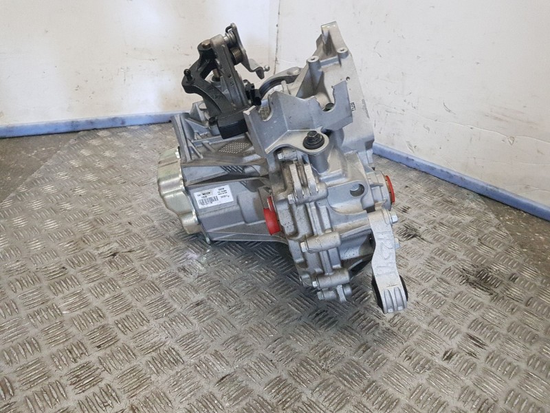Recambio de caja cambios para chevrolet cruze hatchback (j305) 2.0 cdi referencia OEM IAM 55582863 6VELOCIDADES 