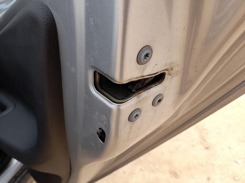 Recambio de cerradura puerta trasera derecha para toyota aygo x (_b7_) 1.0 vvt-i (kgb70) referencia OEM IAM 69050K0040  