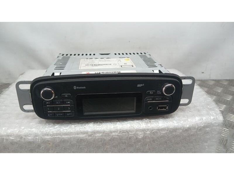 Recambio de sistema audio / radio para renault clio iv business referencia OEM IAM 281159981R PANTALLA ROZADA HUMAX AUTOMOTIVE H