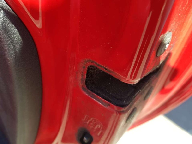 Recambio de cerradura puerta trasera derecha para toyota aygo x-cite referencia OEM IAM 6903702020  