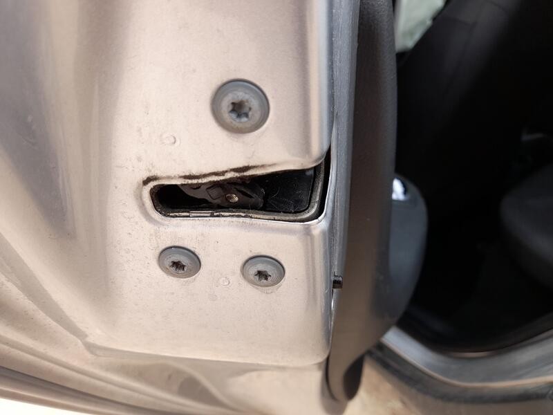 Recambio de cerradura puerta trasera izquierda para toyota aygo x (_b7_) 1.0 vvt-i (kgb70) referencia OEM IAM 69060K0040  