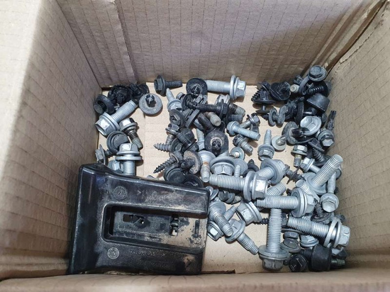 Recambio de paragolpes delantero para toyota c-hr hybrid advance referencia OEM IAM 52119F4910 53301F4010 CAPO 