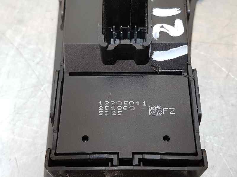 Recambio de mando elevalunas delantero izquierdo para opel astra j lim. notchback referencia OEM IAM 13305011  