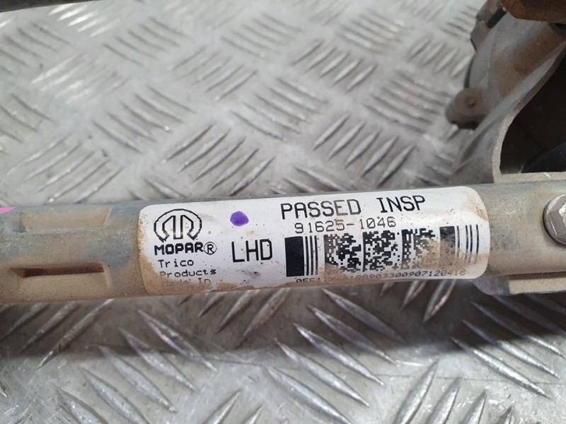 Recambio de motor limpia delantero para jeep compass ii limited 4x2 referencia OEM IAM 916251046  