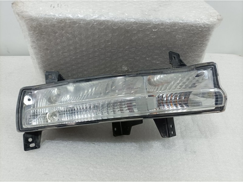 Recambio de piloto delantero derecho para jeep compass ii limited 4x2 referencia OEM IAM 53350310 430761 PATA TOCADA