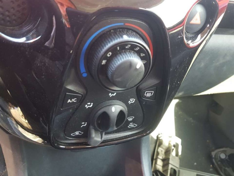 Recambio de mando calefaccion / aire acondicionado para toyota aygo x-cite referencia OEM IAM 55900YV030  