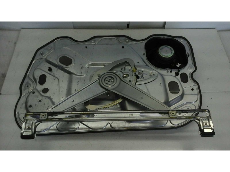 Recambio de elevalunas delantero izquierdo para ford focus sportbreak (cap) 1.8 tdci turbodiesel cat referencia OEM IAM 4M51A203