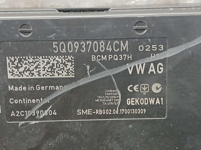 Recambio de caja reles / fusibles para volkswagen golf vii sportsvan advance bluemotion tech referencia OEM IAM 5Q0937084CM A2C1