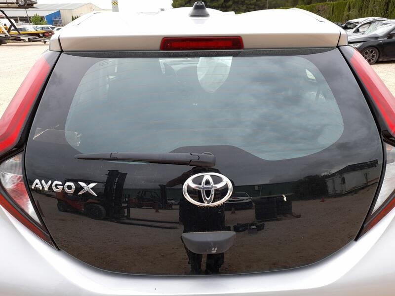 Recambio de porton trasero para toyota aygo x (_b7_) 1.0 vvt-i (kgb70) referencia OEM IAM 670050H030  