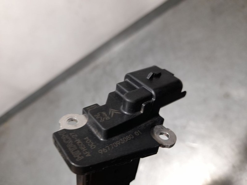 Recambio de caudalimetro para peugeot 308 allure referencia OEM IAM 967709380 AFH50M27 HITACHI