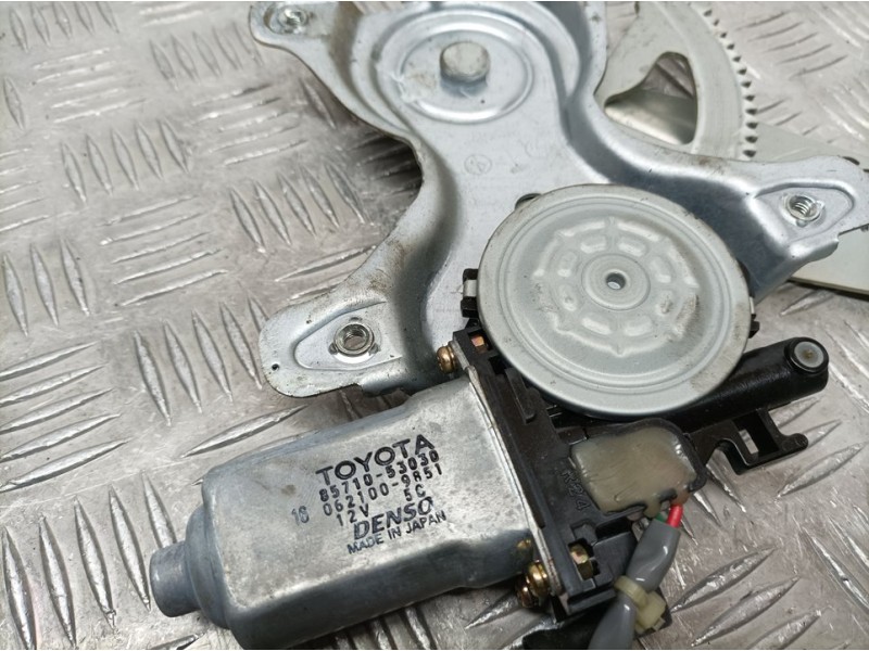 Recambio de elevalunas trasero derecho para lexus is200 (gxe10) 2.0 luxury referencia OEM IAM 8571053030 621009851 ELECTRICO 2 P