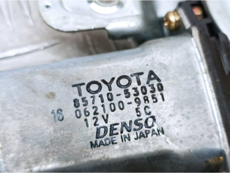 Recambio de elevalunas trasero derecho para lexus is200 (gxe10) 2.0 luxury referencia OEM IAM 8571053030 621009851 ELECTRICO 2 P