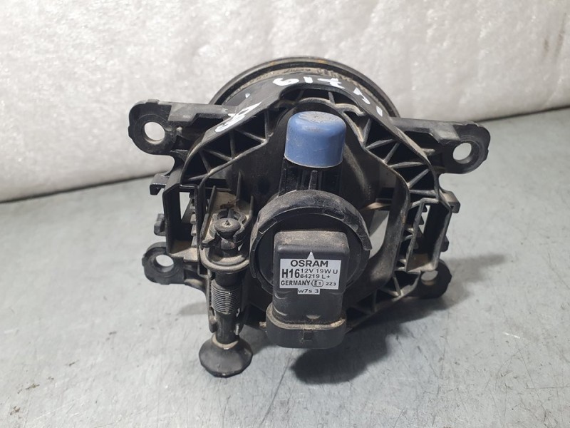 Recambio de faro antiniebla derecho para dacia duster ambiance 4x2 referencia OEM IAM 261500097R 89208691 VALEO