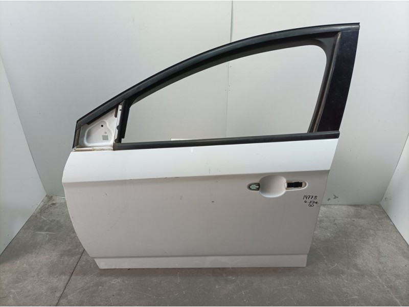 Recambio de puerta delantera izquierda para ford mondeo ber. (ca2) ghia referencia OEM IAM 1778162  TOCADA