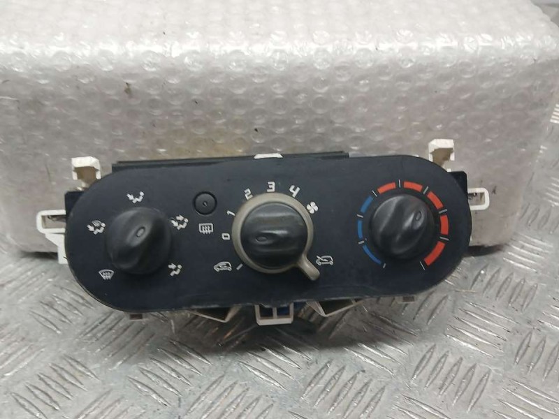 Recambio de mando calefaccion / aire acondicionado para renault twingo acces referencia OEM IAM 7701067954 69837002 