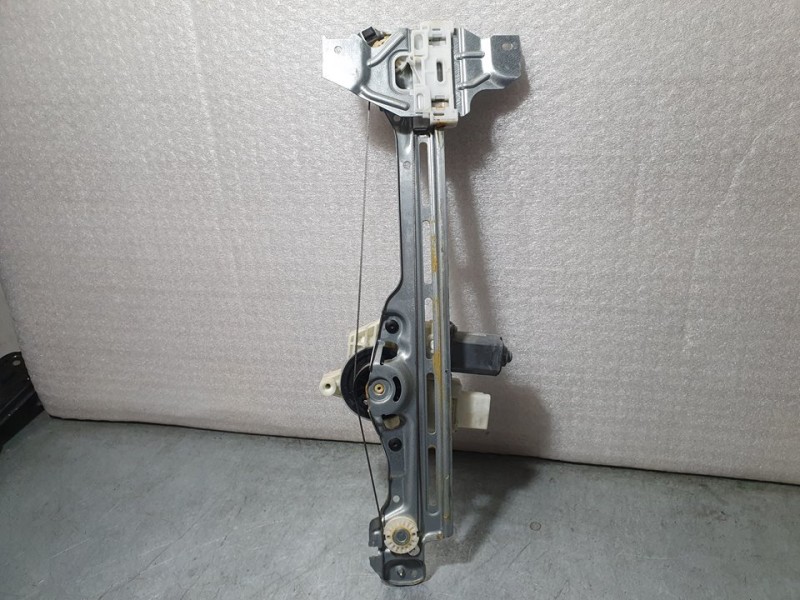 Recambio de elevalunas trasero izquierdo para peugeot 308 allure referencia OEM IAM 9826030480  ELECTRICO 6 PINES