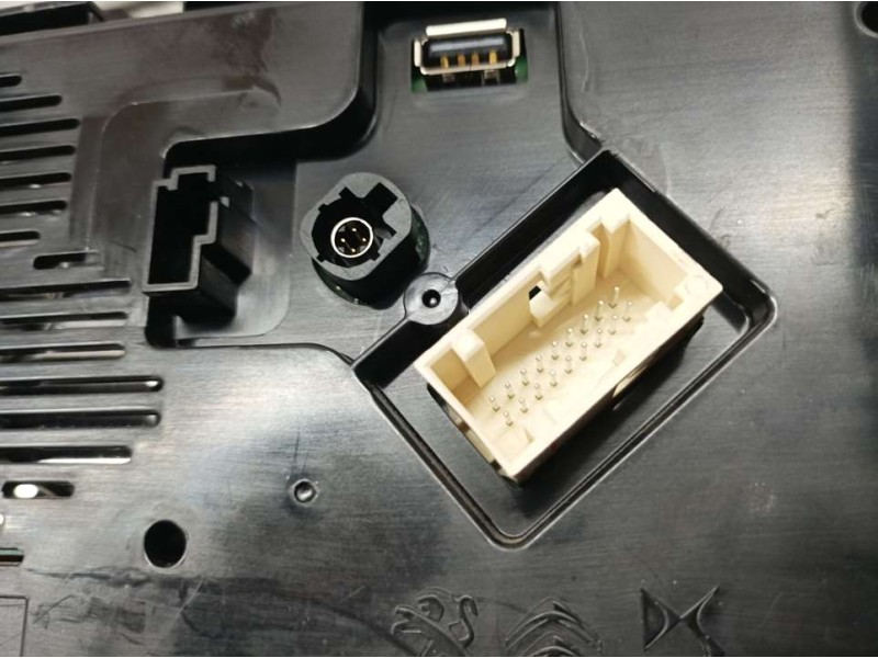 Recambio de cuadro instrumentos para citroën c5 aircross live pack referencia OEM IAM 555003530601  