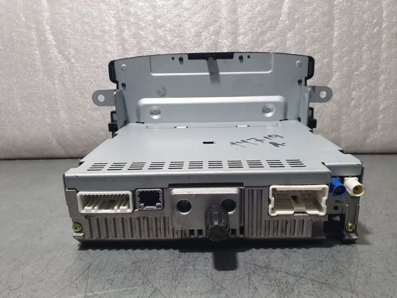 Recambio de sistema navegacion gps para dacia duster ambiance 4x2 referencia OEM IAM 281153391R  